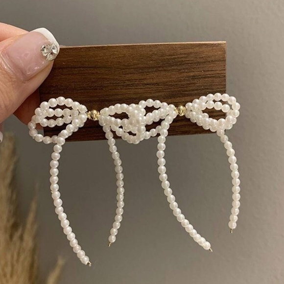 BellanBlue Jewelry - Luxe Faux Pearl Romantic Bow Earrings